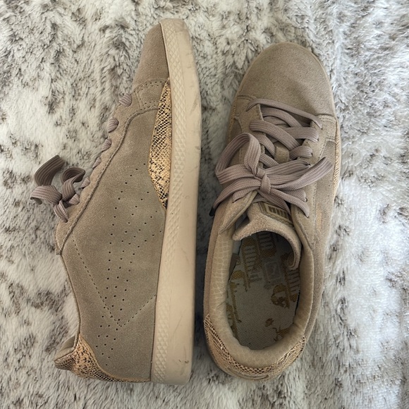 Women’s Tan/Cream Colored Puma Tennis Shoes size 8 - Picture 3 of 12